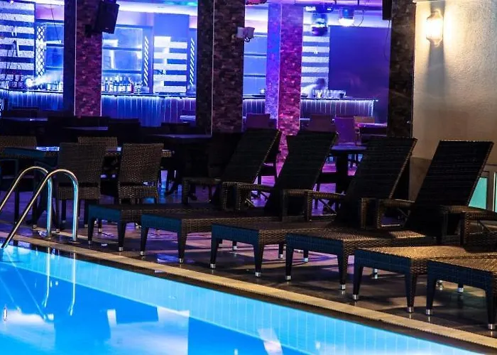 Comet Deluxe Aparthotel