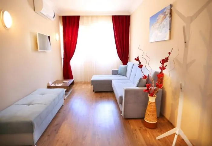 Comet Deluxe Aparthotel *