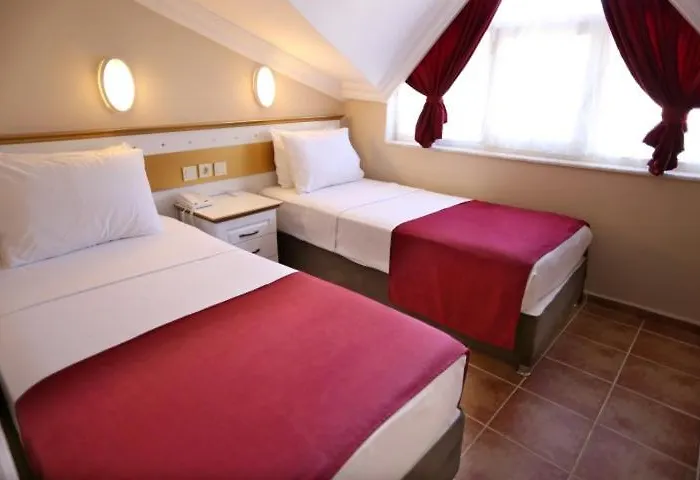 Comet Deluxe Aparthotel